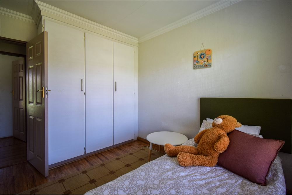 Residential - House - Waverley, Gauteng - South Africa - 23 - 1031414001-147