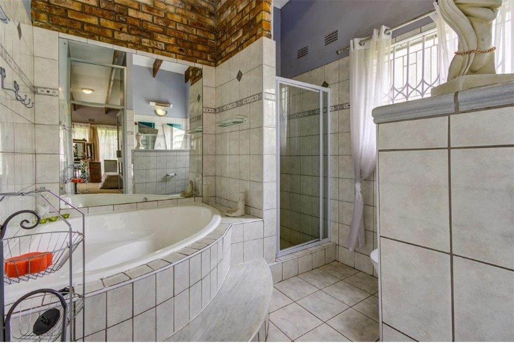 Residential - Отдельно стоящий дом - Terenure, Gauteng - South Africa - 29 - 1031439312-11