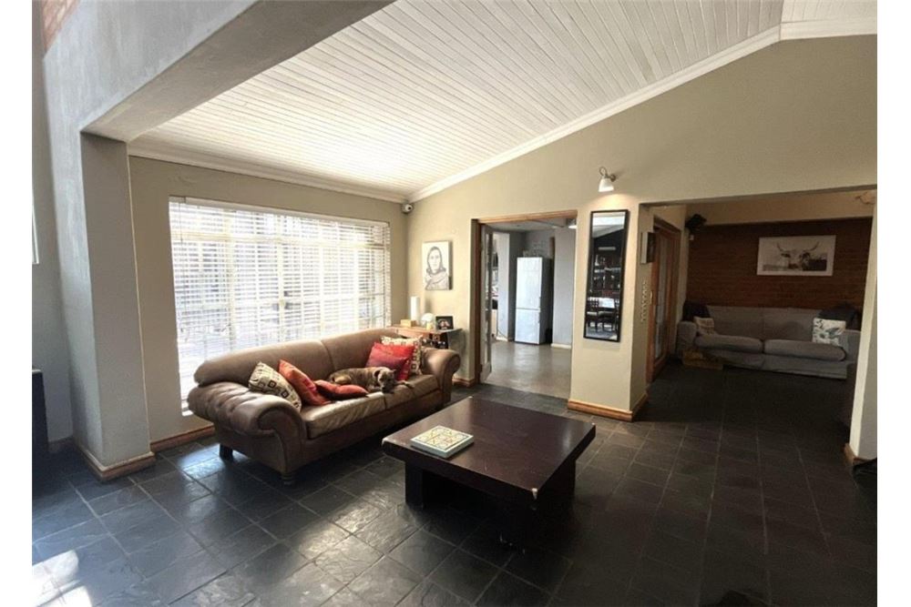 Residential - Rumah Terpisah - Eldoraigne, Gauteng - South Africa - 12 - 1031422050-176