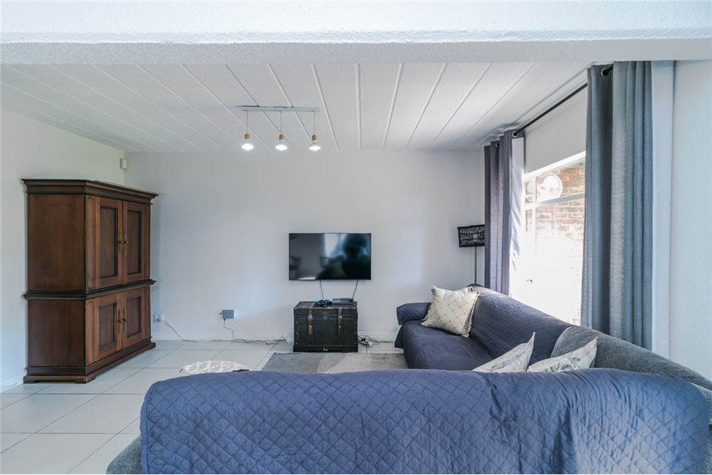 Residential - Rumah Bandar - Boskruin, Gauteng - South Africa - 8 - 1031444163-40