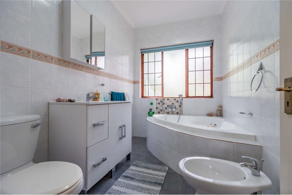 Residential - Mestna hiša - Hillcrest Central, KwaZulu Natal - South Africa - 24 - 1031391015-150