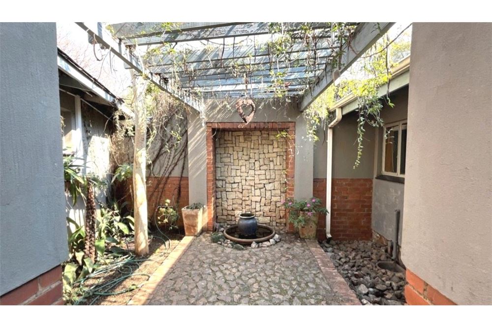 Residential - Rumah Terpisah - Eldoraigne, Gauteng - South Africa - 25 - 1031422050-176