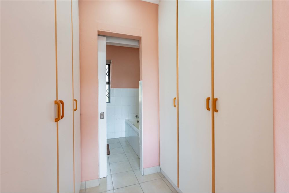 Elamine - Korter - Umdloti Beach, KwaZulu Natal - South Africa - 31 - 1031465051-337