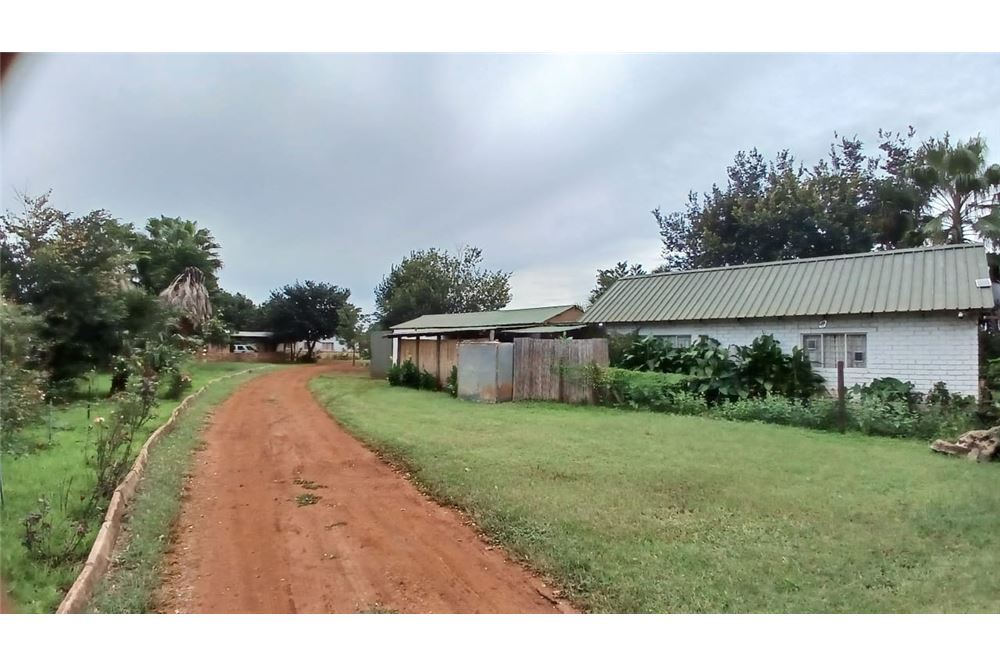 Residencial - Granja - Honingneskrans, Gauteng - South Africa - 3 - 1031414116-89