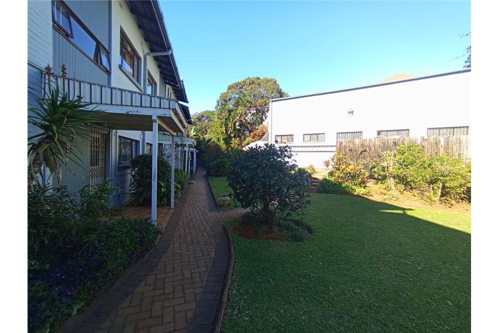 Dzīvojamais - Pilsētas savrupmāja - Bulwer, KwaZulu Natal - South Africa - 4 - 1031389007-102