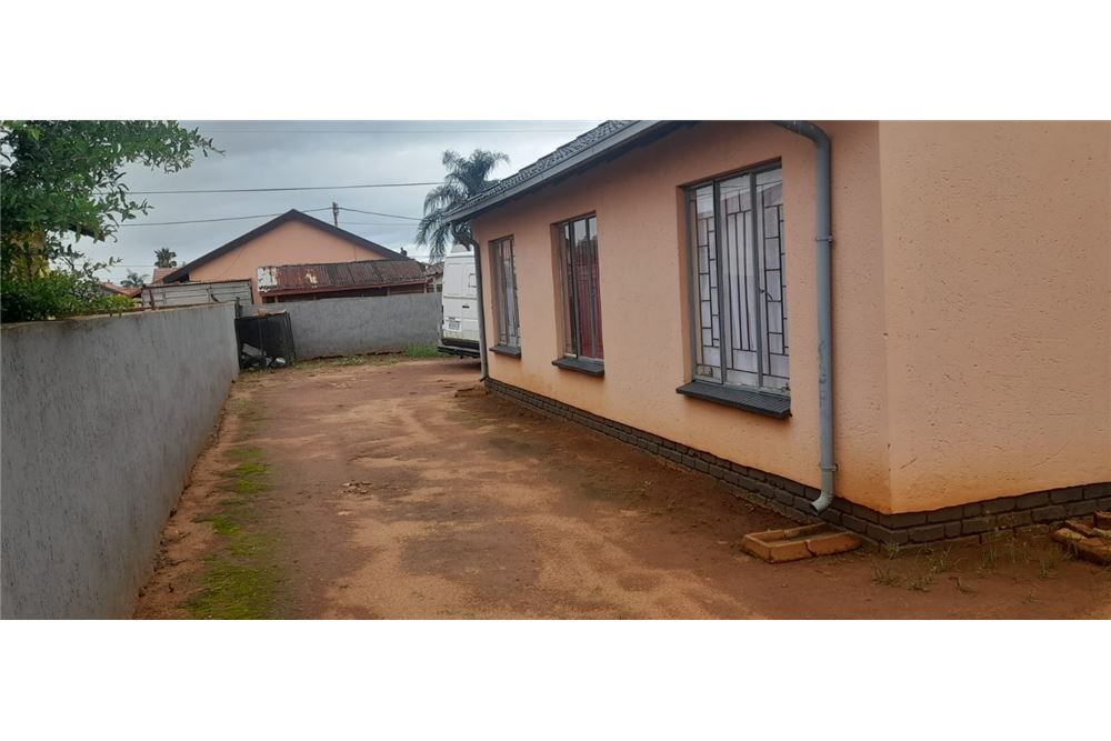 Residenziale - Casa - Soshanguve XX, Gauteng - South Africa - 2 - 1031414106-211