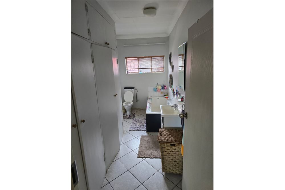 Residenziale - Casa - Sinoville, Gauteng - South Africa - 12 - 1031414136-20