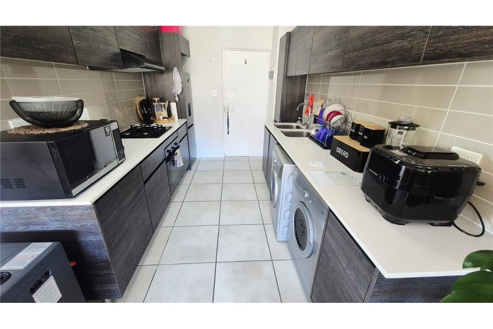 Residential - Rivitalo - Oakdene, Gauteng - South Africa - 5 - 1031421068-174