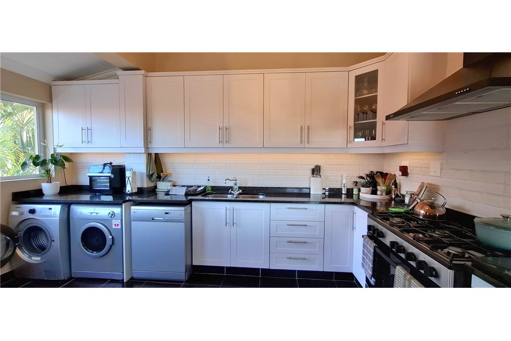 Residential - Rumah Terpisah - Glenwood, KwaZulu Natal - South Africa - 5 - 1031389002-211