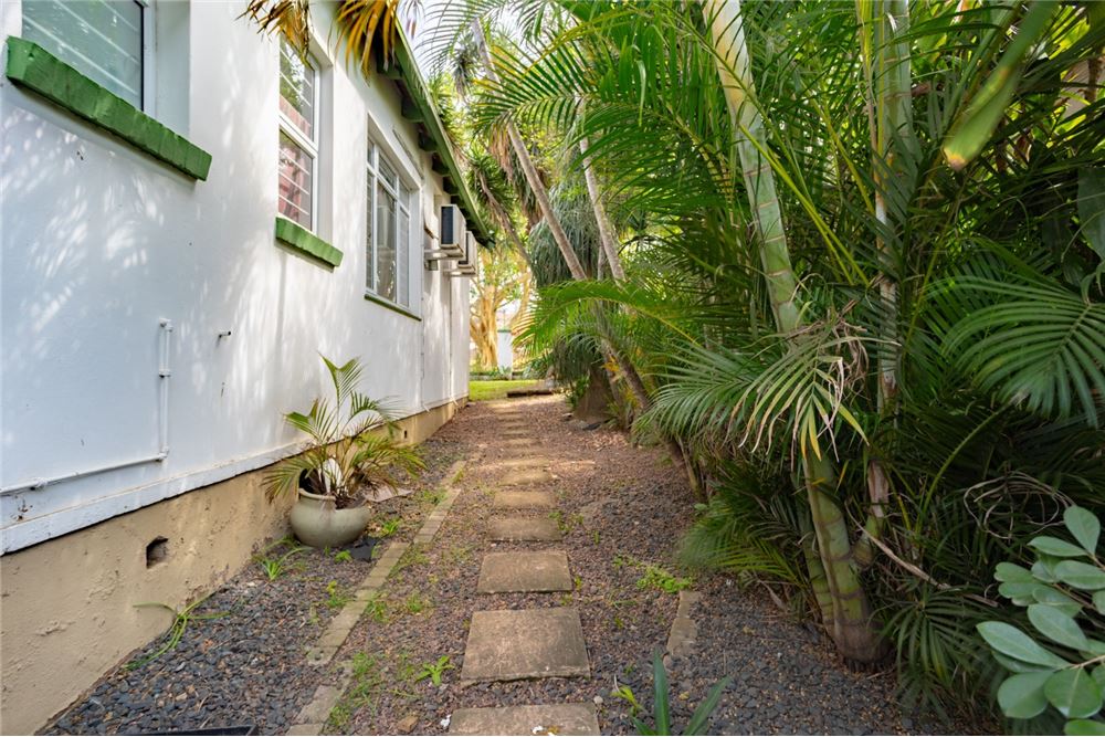 Residential - ਅਲੱਗ ਥਲੱਗ ਬਣਿਆ ਹੋਇਆ ਘਰ - Glenwood, KwaZulu Natal - South Africa - 4 - 1031389044-310
