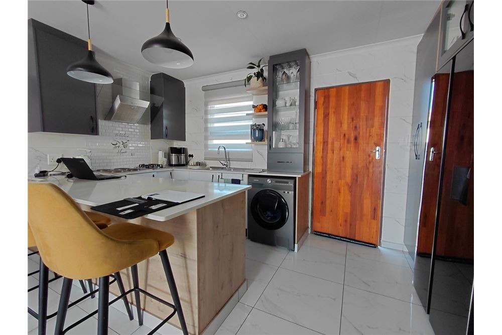 Residential - Hus - Delmore Park, Gauteng - South Africa - 11 - 1031422074-69