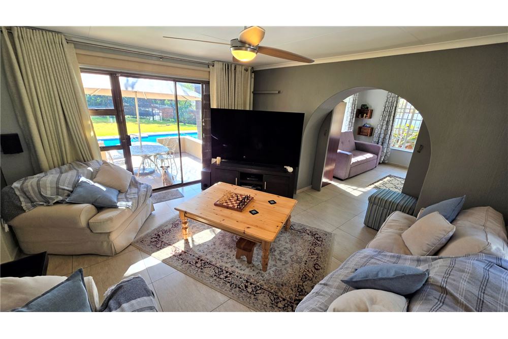 Residential - บ้านเดี่ยว - Fourways, Gauteng - South Africa - 16 - 1031393037-387