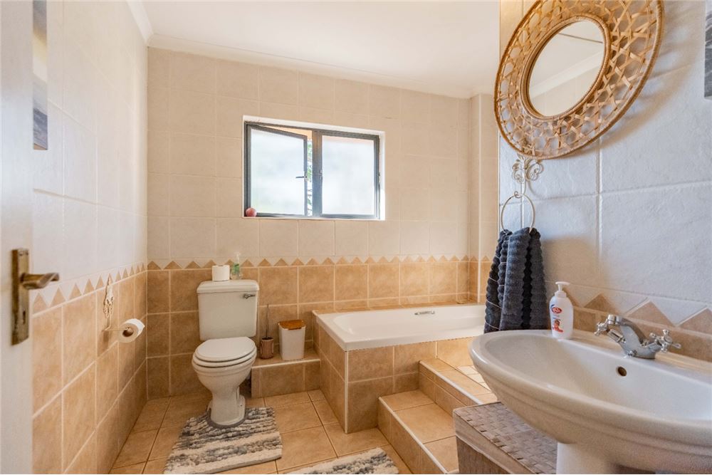 Residential - ਅਲੱਗ ਥਲੱਗ ਬਣਿਆ ਹੋਇਆ ਘਰ - Summerveld, KwaZulu Natal - South Africa - 59 - 1031391057-40