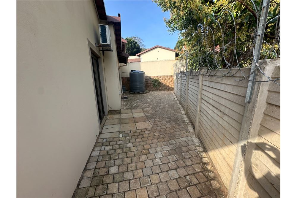 Residential - Townhouse - Park Hill, KwaZulu Natal - South Africa - 28 - 1031465047-198