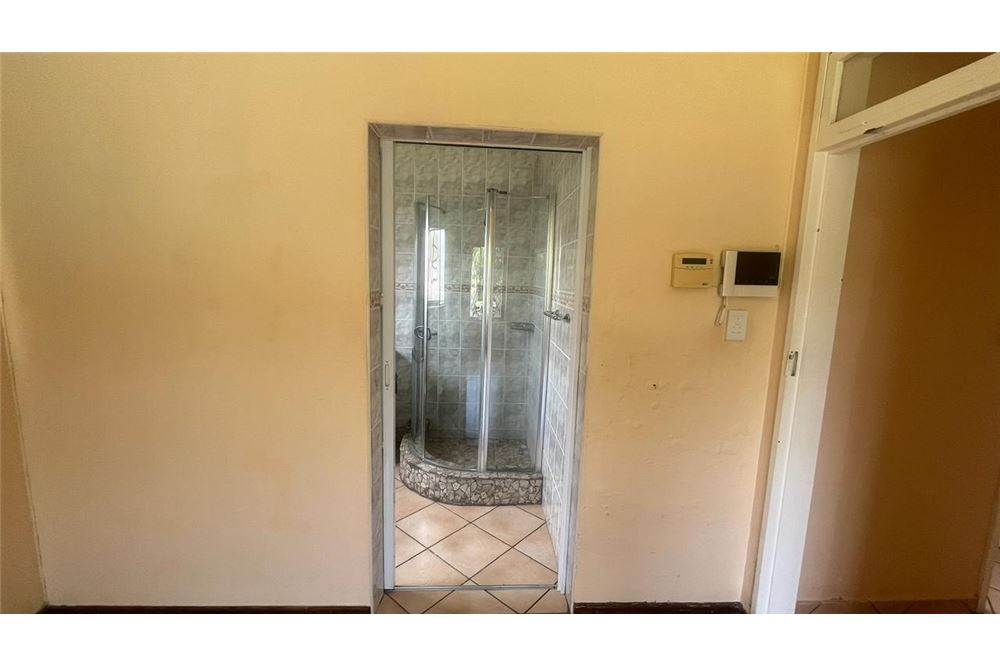 Residential - House - Glen hills, KwaZulu Natal - South Africa - 22 - 1031465129-26