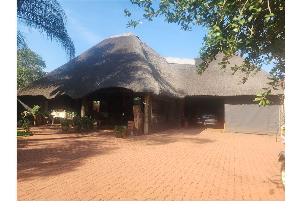 Residential - Ladang - Brits Rural, North West - South Africa - 2 - 1031416033-113