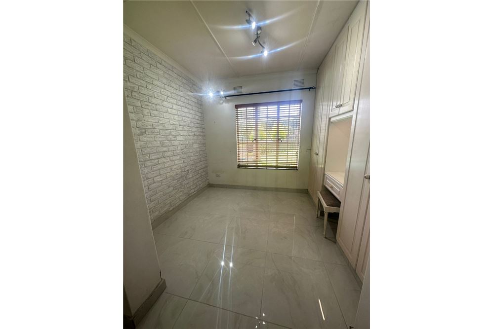 Residential - House - Glen Anil, KwaZulu Natal - South Africa - 15 - 1031465122-79