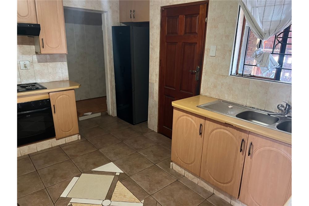 Residential - House - Soshanguve L, Gauteng - South Africa - 24 - 1031414015-772