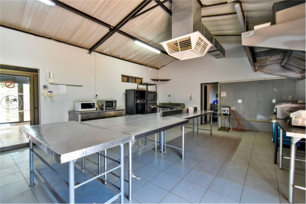 Comercial - Hostal - Kameeldrift East, Gauteng - South Africa - 22 - 1031414001-141