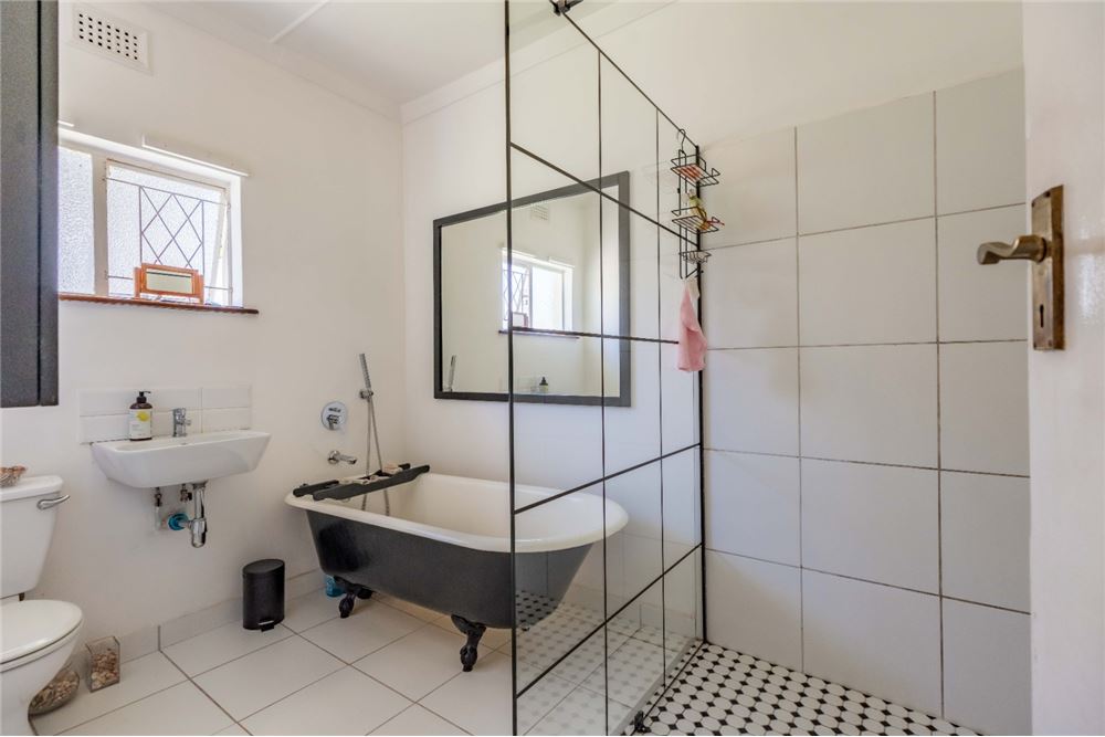 Residential - House - Glenashley, KwaZulu Natal - South Africa - 17 - 1031465022-890