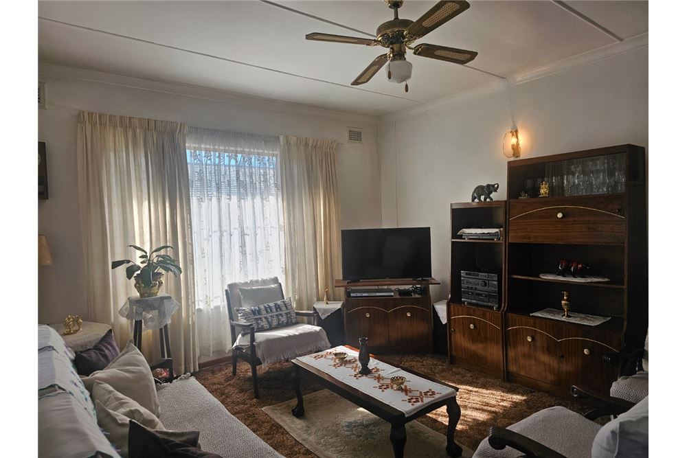 Residential - ਅਲੱਗ ਥਲੱਗ ਬਣਿਆ ਹੋਇਆ ਘਰ - Greenwood Park, KwaZulu Natal - South Africa - 4 - 1031465025-211