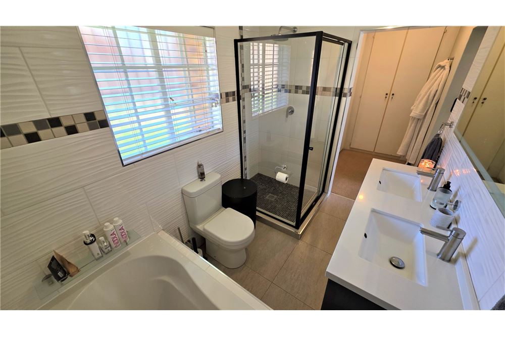 Residential - บ้านเดี่ยว - Fourways, Gauteng - South Africa - 25 - 1031393037-387