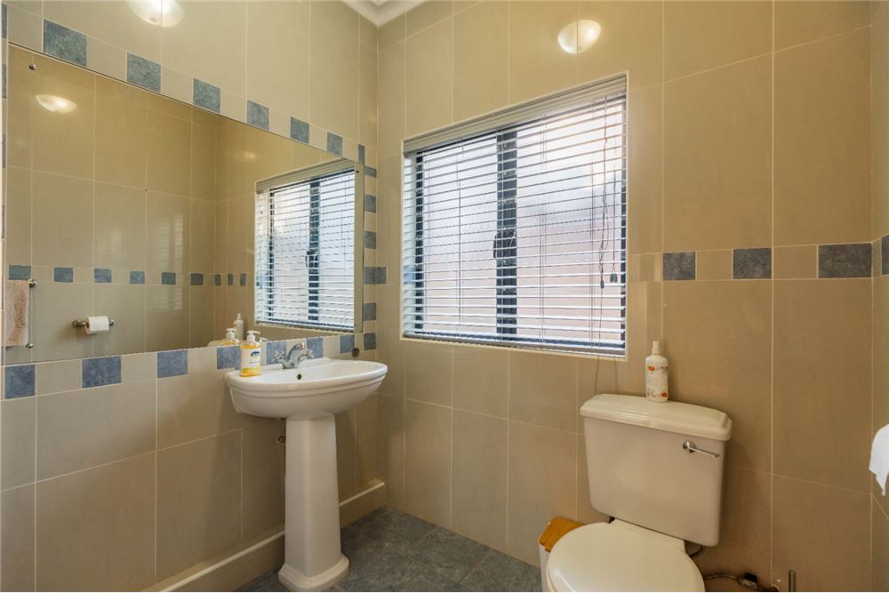 Residential - ਅਲੱਗ ਥਲੱਗ ਬਣਿਆ ਹੋਇਆ ਘਰ - Summerveld, KwaZulu Natal - South Africa - 63 - 1031391057-40