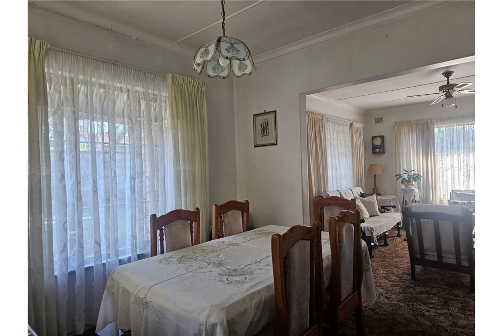 Residential - ਅਲੱਗ ਥਲੱਗ ਬਣਿਆ ਹੋਇਆ ਘਰ - Greenwood Park, KwaZulu Natal - South Africa - 7 - 1031465025-211