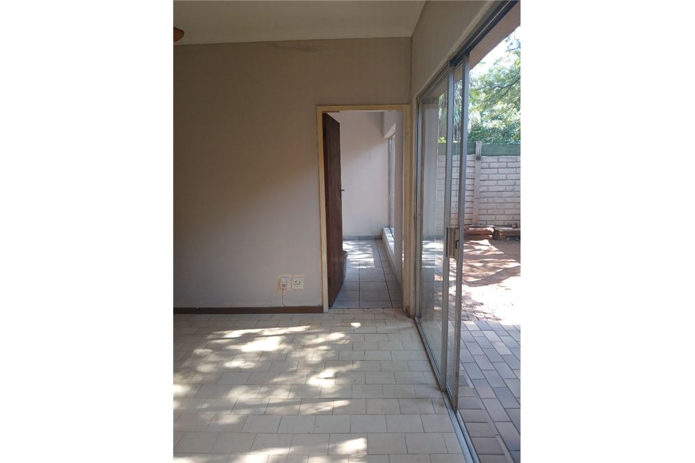 Residential - House - Karenpark, Gauteng - South Africa - 13 - 1031414088-127