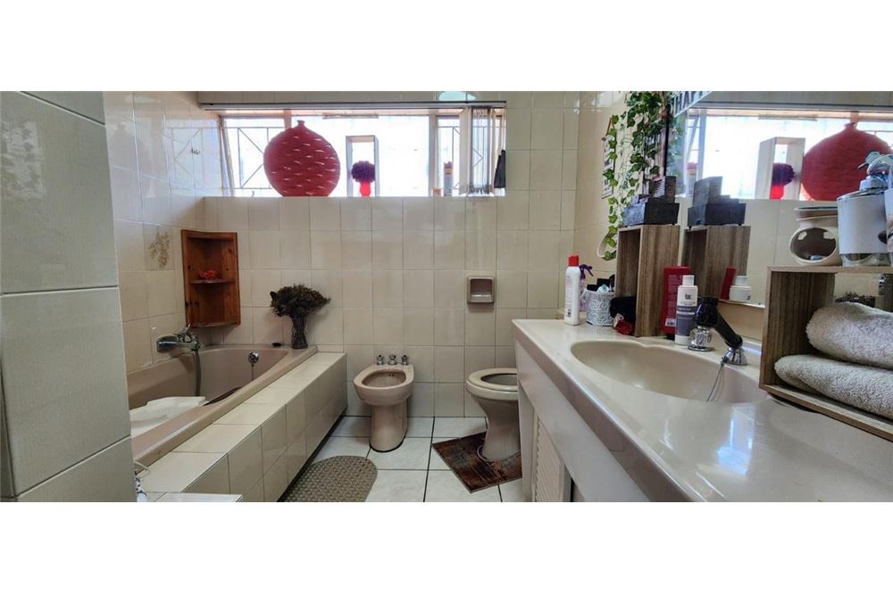 Residential - บ้านเดี่ยว - Alberante, Gauteng - South Africa - 13 - 1031421155-21