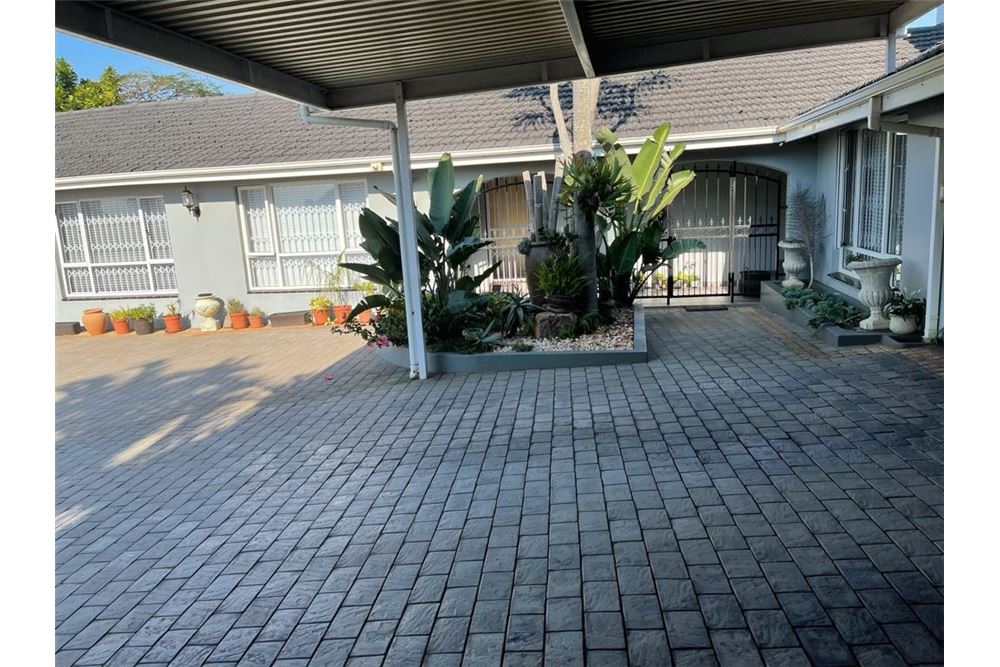 Residential - House - Umhlanga Rocks, KwaZulu Natal - South Africa - 20 - 1031465137-1