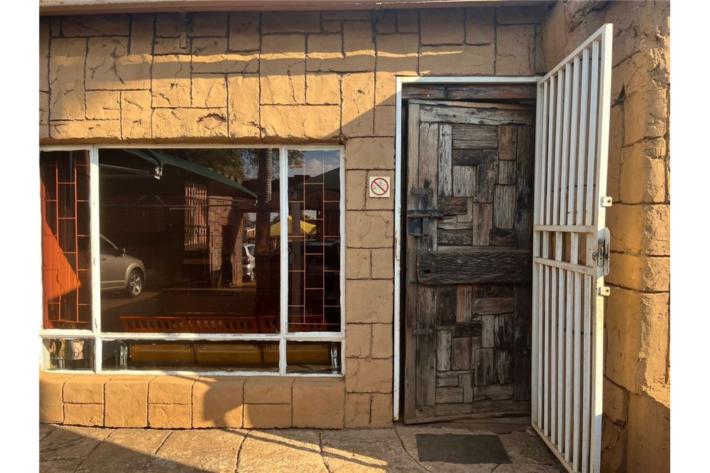 Commercio - Commerciale/Negozi - Sinoville, Gauteng - South Africa - 11 - 1031414142-54