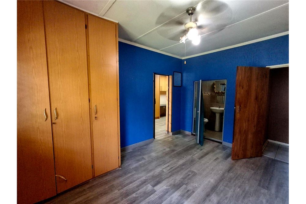 Residential - House - Vanderbijlpark SE, Gauteng - South Africa - 8 - 1031010005-15