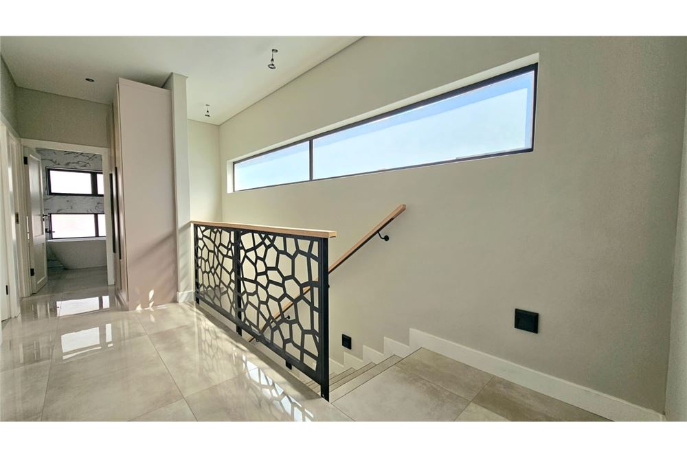 Residential - ਅਲੱਗ ਥਲੱਗ ਬਣਿਆ ਹੋਇਆ ਘਰ - Fountainbrook Estate, Gauteng - South Africa - 13 - 1031393025-834