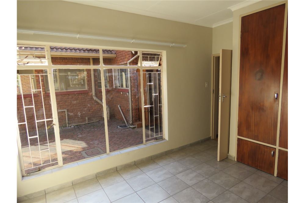 Residencial - Casa - Karenpark, Gauteng - South Africa - 20 - 1031414013-120