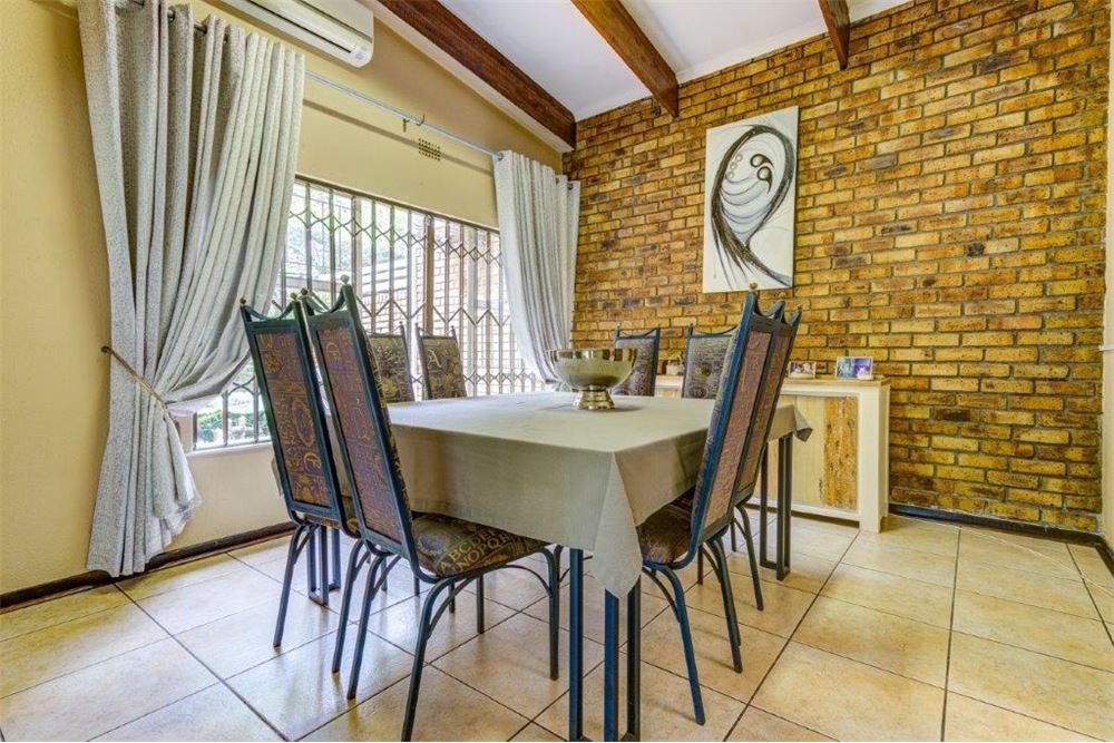 Residential - Отдельно стоящий дом - Terenure, Gauteng - South Africa - 16 - 1031439312-11