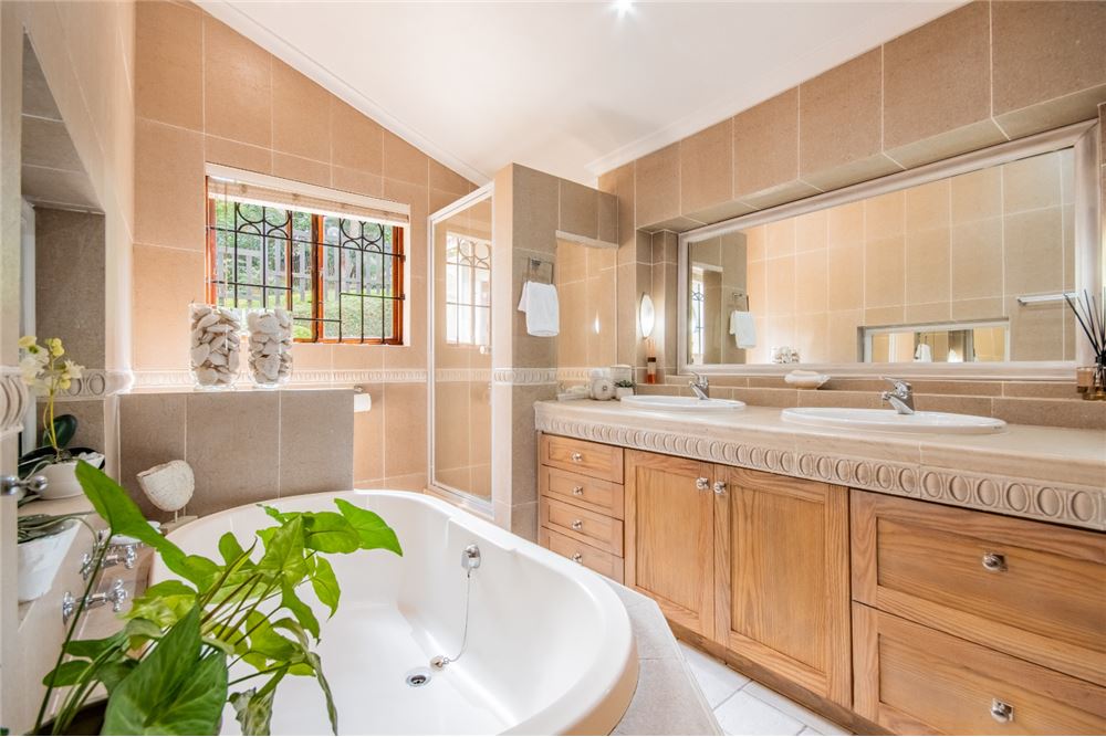 Residential - House - Cowies Hill, KwaZulu Natal - South Africa - 27 - 1031465101-121