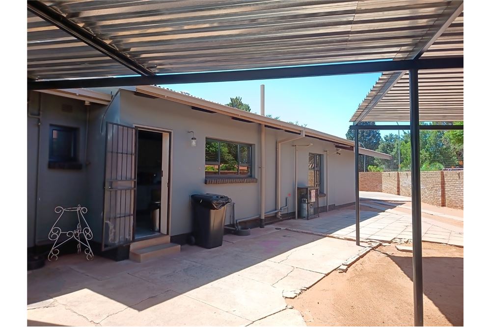 Residential - بيت مستقل - Kathu, Northern Cape - South Africa - 21 - 1031368008-103