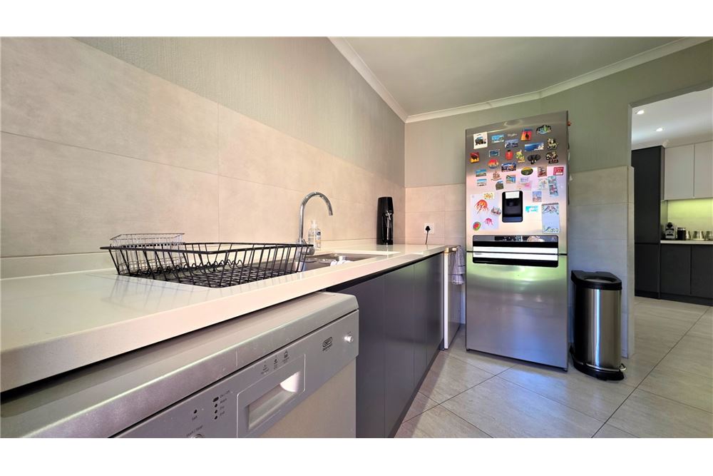 Residential - บ้านเดี่ยว - Fourways, Gauteng - South Africa - 9 - 1031393037-387