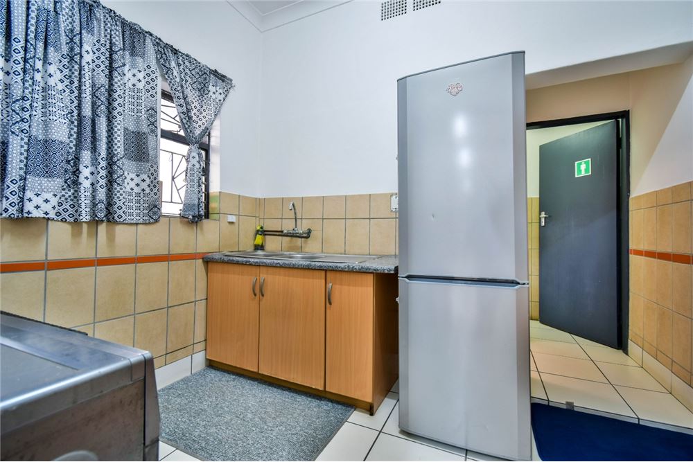 Comercial - Comercio/Tienda - Montana, Gauteng - South Africa - 12 - 1031414088-136