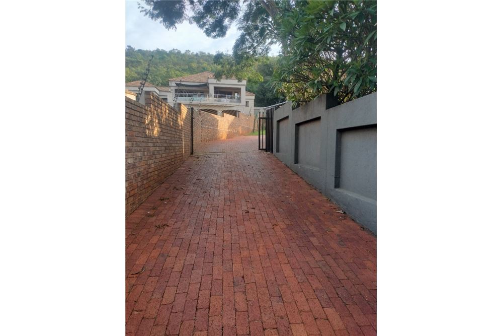 住宅 - 公寓/单元房 - Montana Park, Gauteng - South Africa - 4 - 1031414155-1