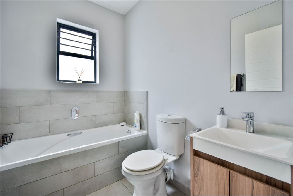 Residencial - Piso - Lombardy Estate, Gauteng - South Africa - 10 - 1031414143-20