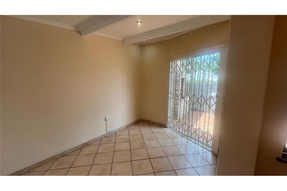 Residential - House - Glen hills, KwaZulu Natal - South Africa - 7 - 1031465129-26