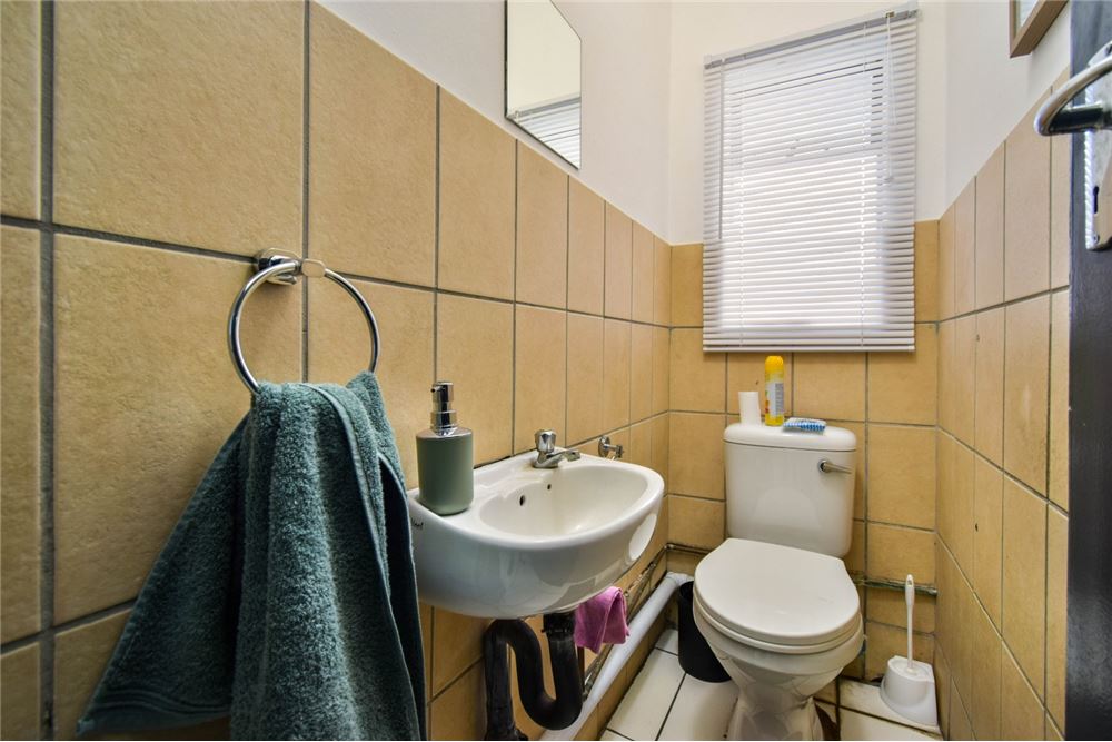 Comercial - Comercio/Tienda - Montana, Gauteng - South Africa - 14 - 1031414088-136