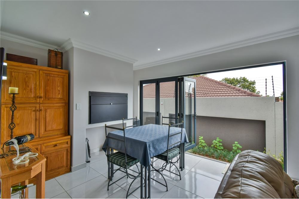 Residencial - Casa - Magalieskruin, Gauteng - South Africa - 38 - 1031414140-43