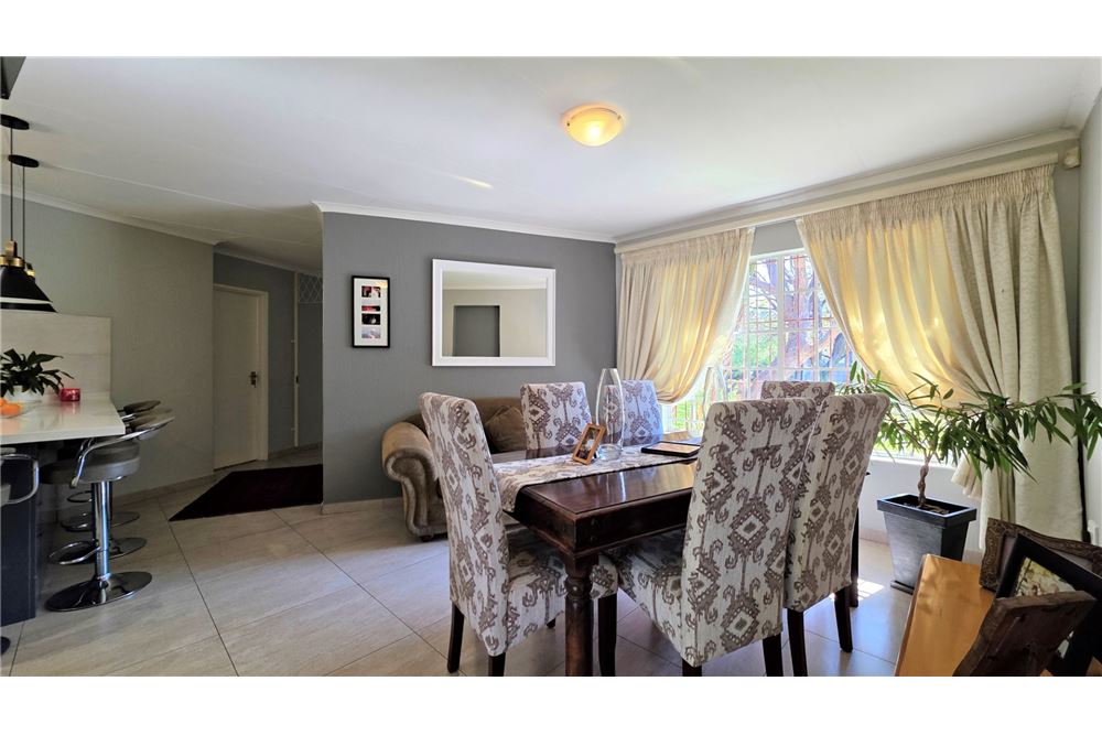 Residential - บ้านเดี่ยว - Fourways, Gauteng - South Africa - 5 - 1031393037-387