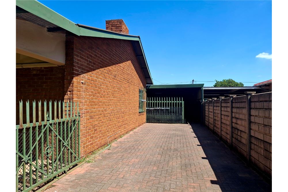 Residential - House - Vanderbijlpark SE, Gauteng - South Africa - 13 - 1031010005-15