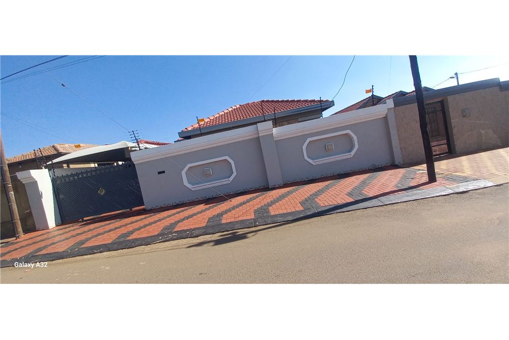 Residential - Отдельно стоящий дом - Protea Glen, Gauteng - South Africa - 27 - 1031421109-69