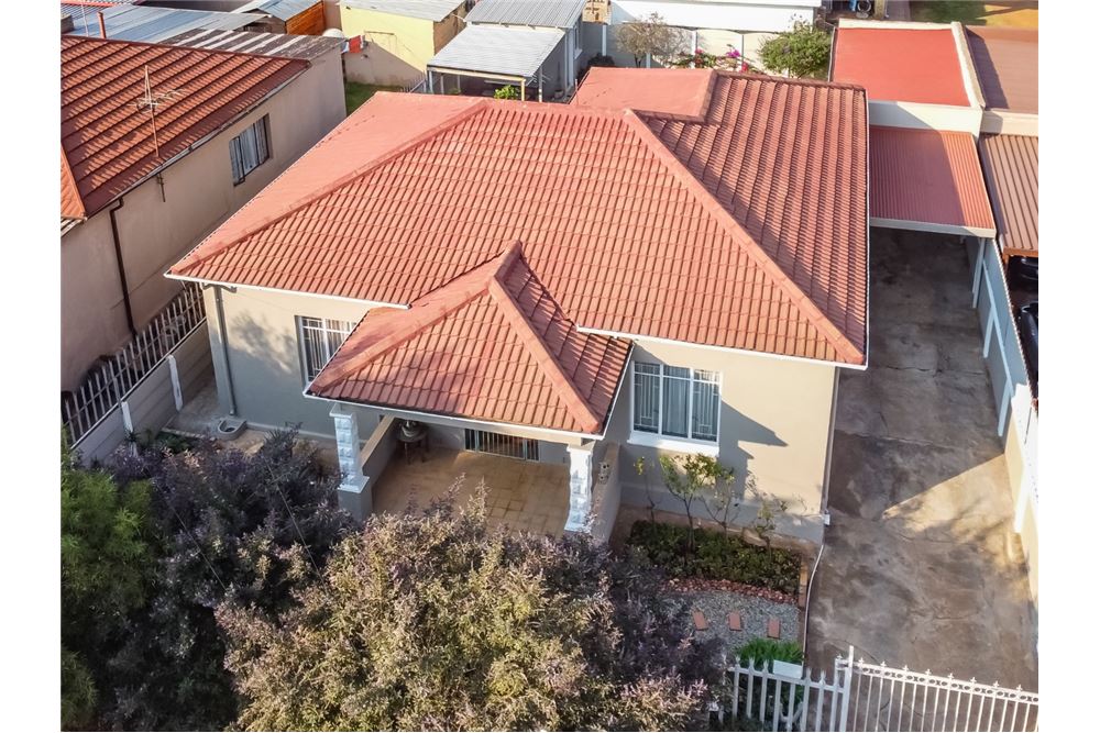 Residential House Krugersdorp North, Gauteng South Africa 1031463009459 , RE/MAX Global