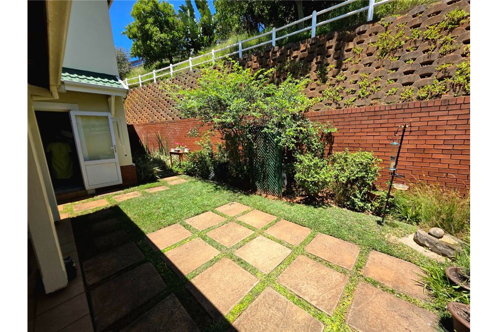 Residential - Townhouse - Mount Edgecombe Country Estate, KwaZulu Natal - South Africa - 18 - 1031465003-156